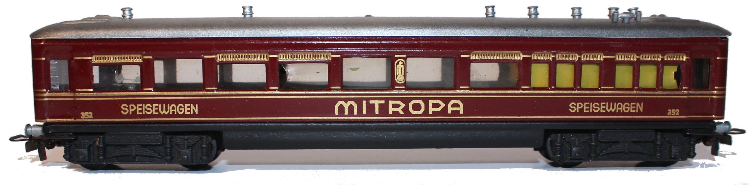 352