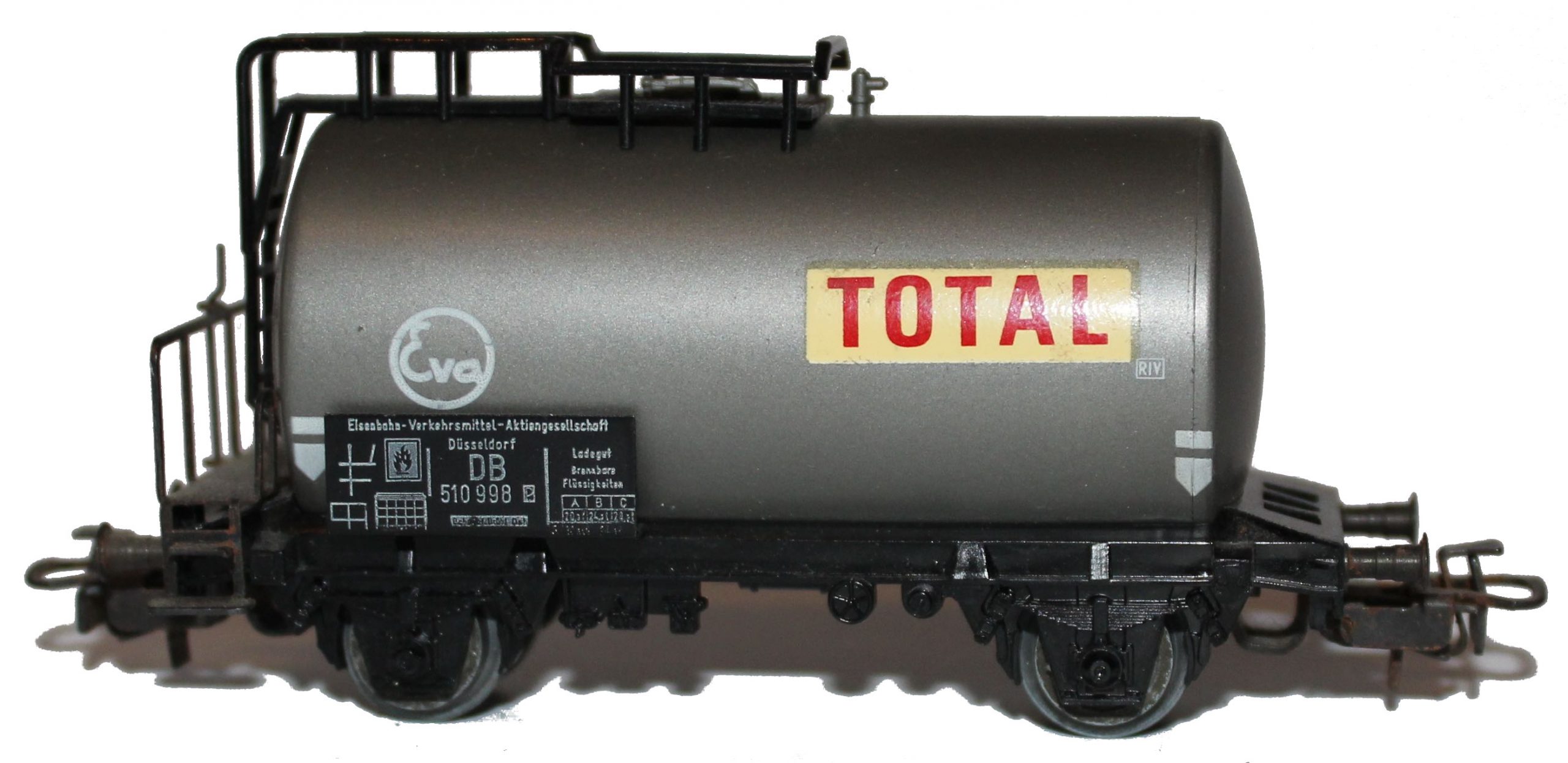 4645