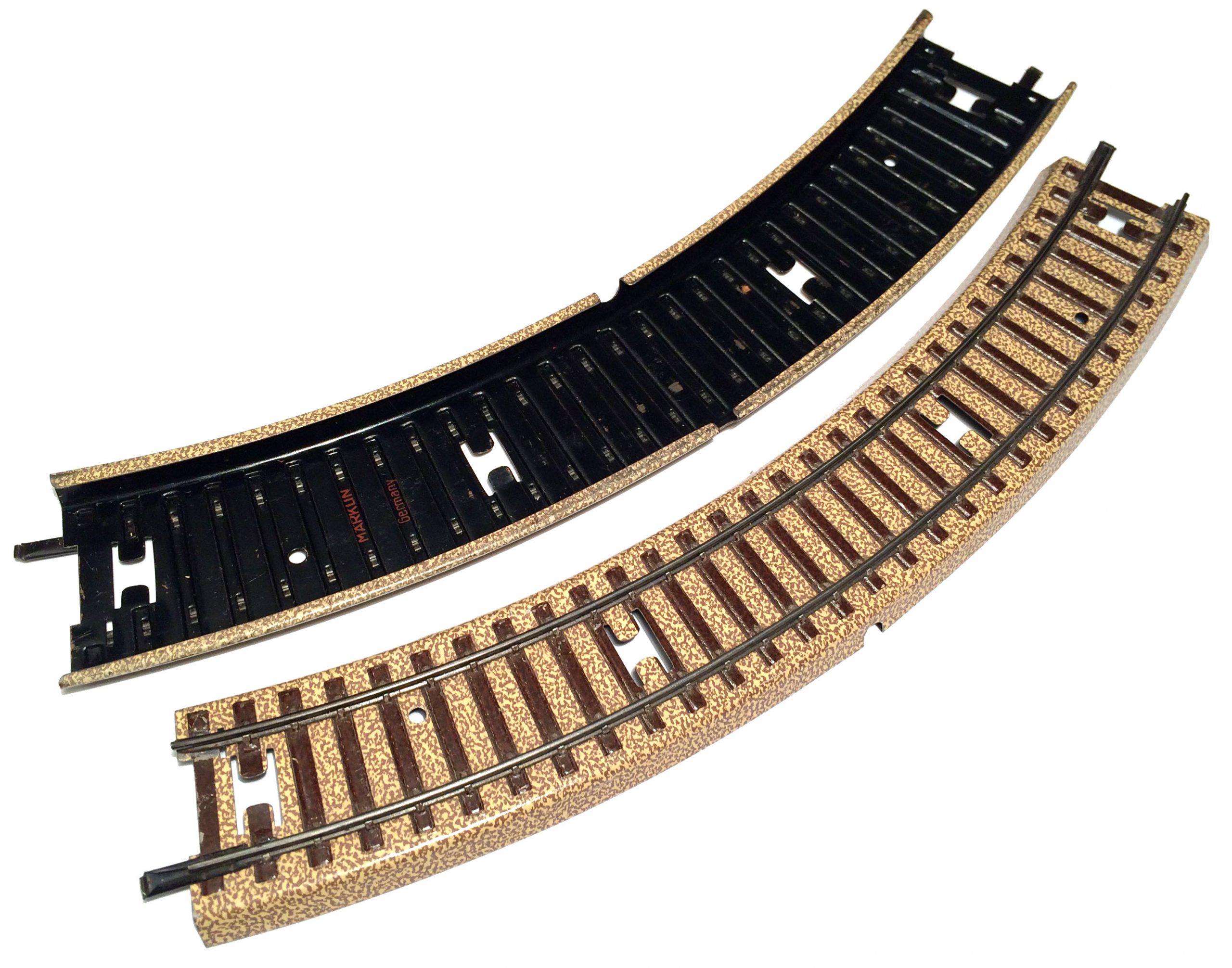 872A11