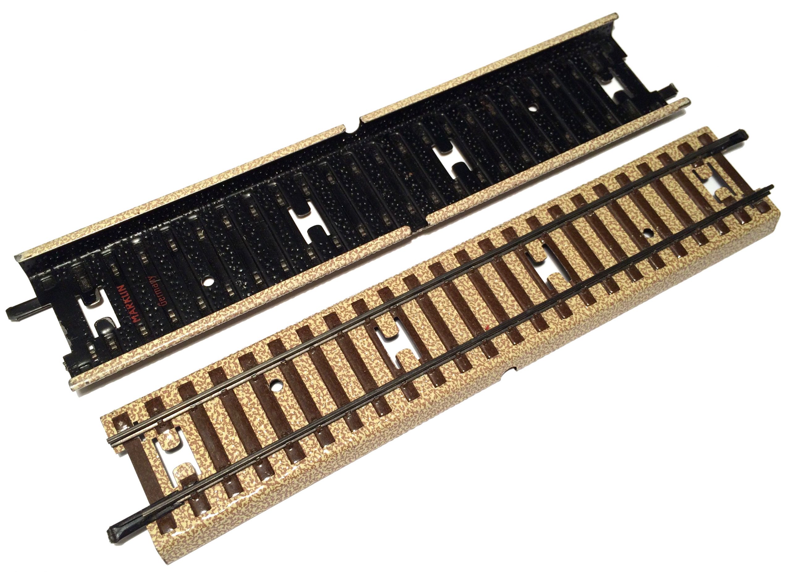 872D11