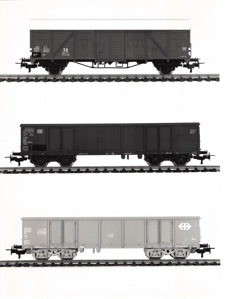 4700 Gedeckter Güterzugwagen