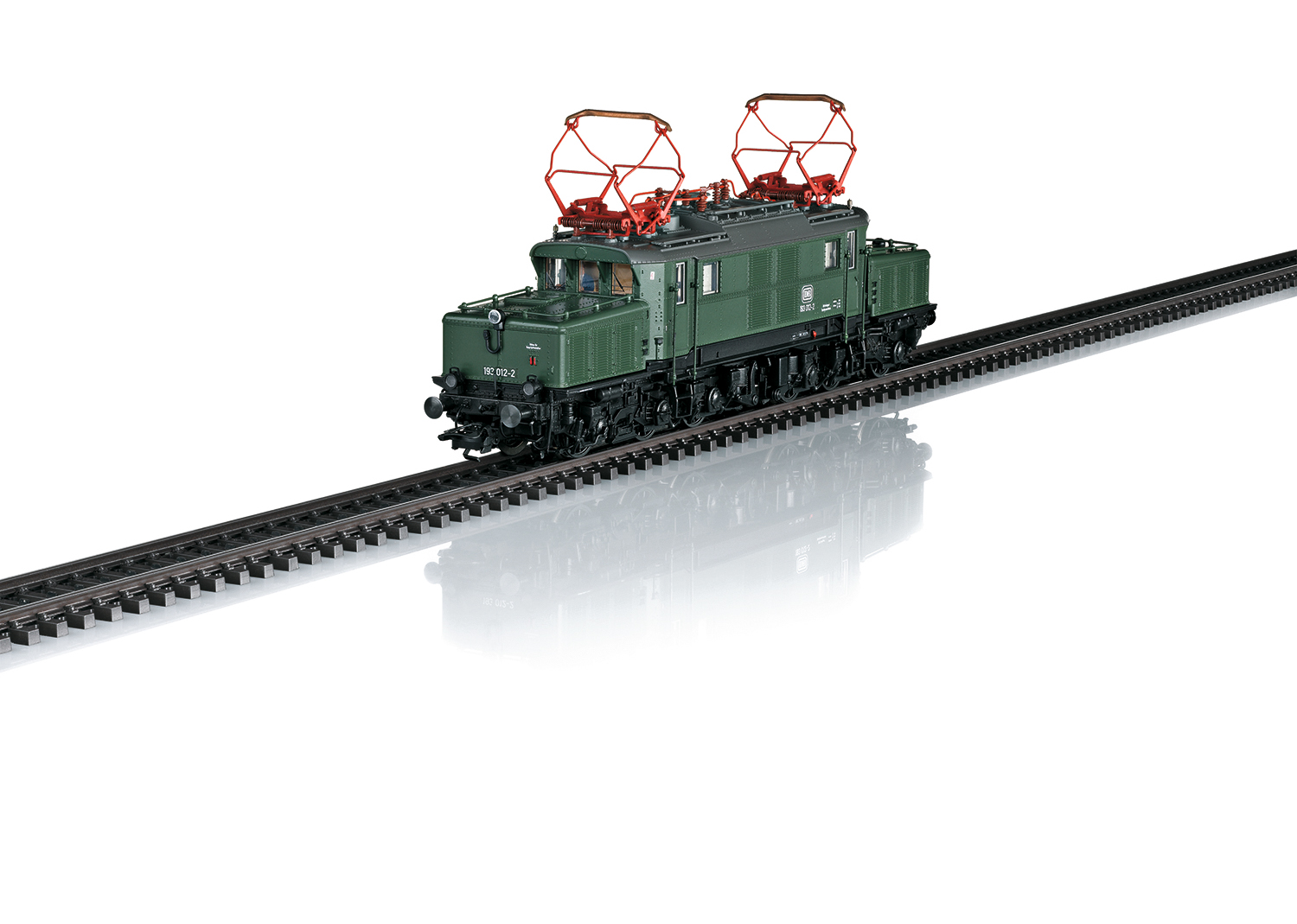 37872