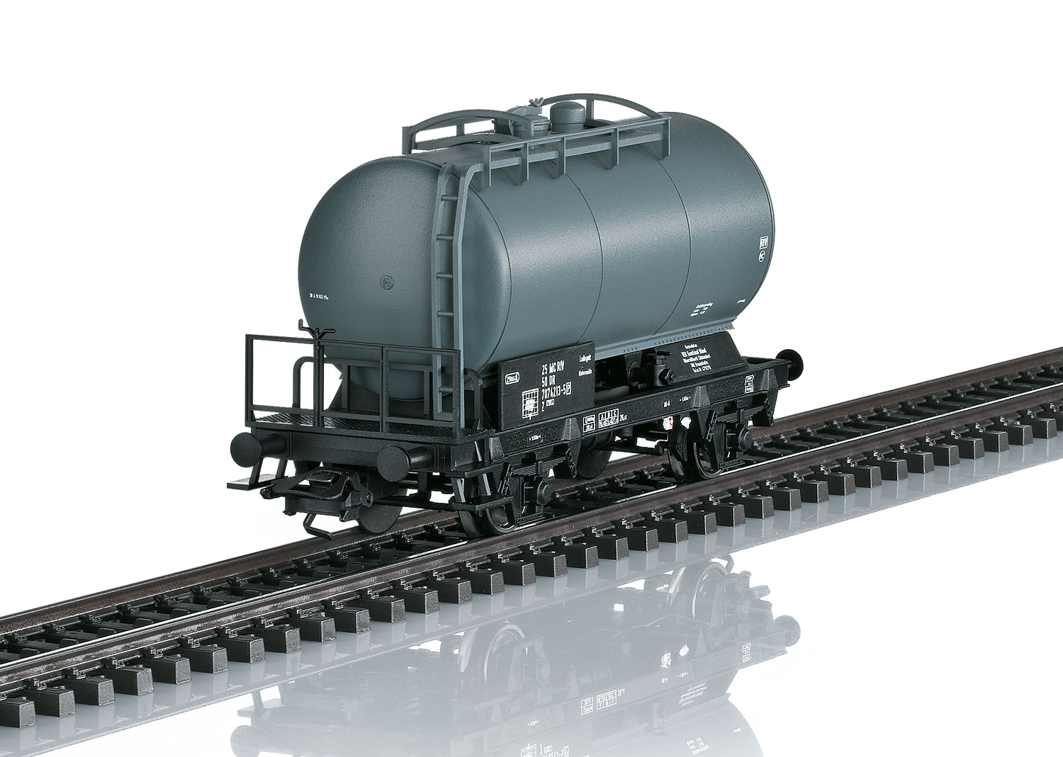46068