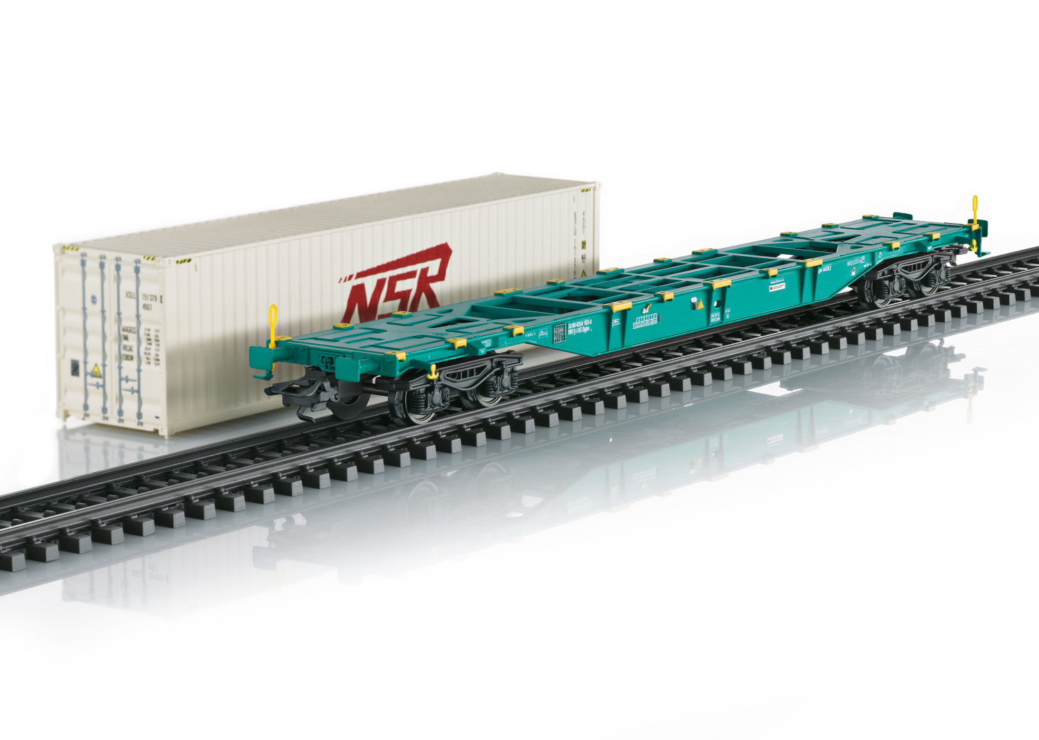 47135
