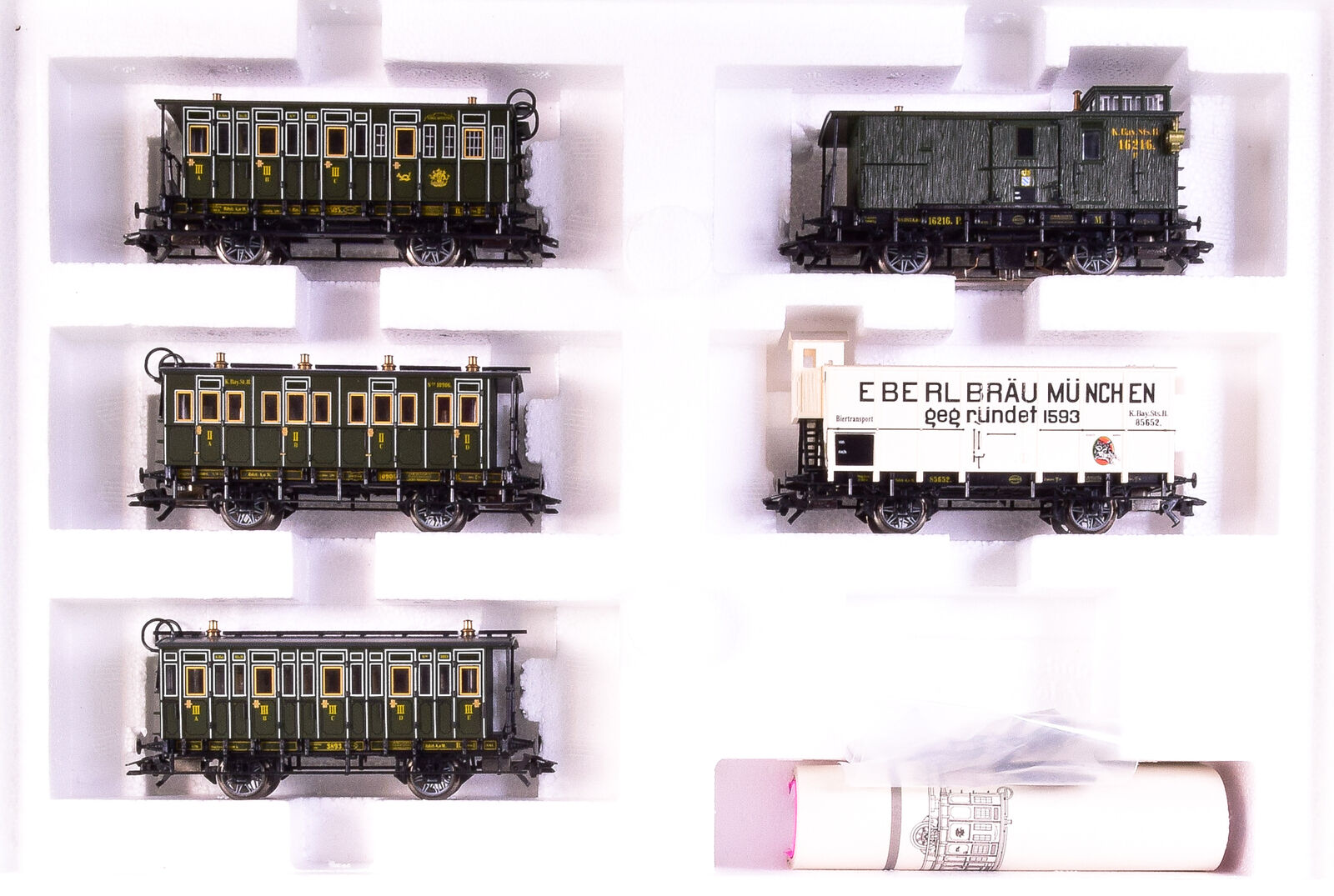 43982